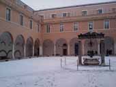 chiostro_neve_3.jpg